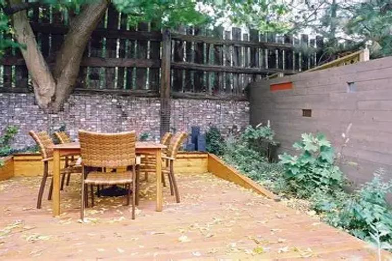 Volunteers Revive Historic Garden in Cabbagetown